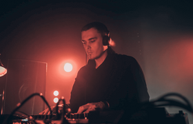 Концерты и электронная музыка в теннисном клубе...